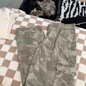 Abercrombie & Fitch Camouflage Cargo Pants